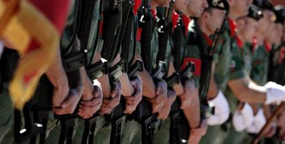 Miembros de la Brigada Paracaidista, en la base de Paracuellos del Jarama.