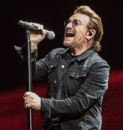 Bono, durante un concierto en Indianapolis en 2017.