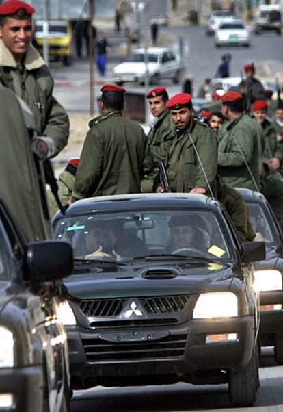 Policías palestinos se despliegan en el norte de la franja de Gaza.