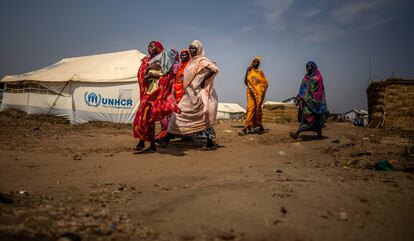 Mujeres refugiadas en el asentamiento de refugiados de Gorom, cerca de la capital de Sudán del Sur, el pasado 6 de enero.   