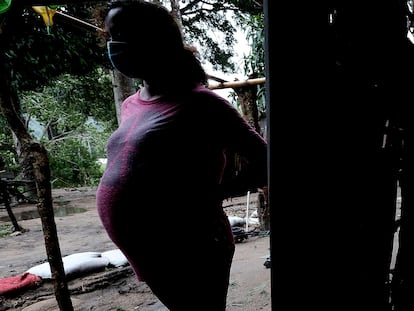 Mujer embarazada de su quinto hijo en Tela, Honduras, en una foto de archivo.