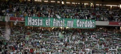 Aficionados del Córdoba durante un partido de la temporada pasada.