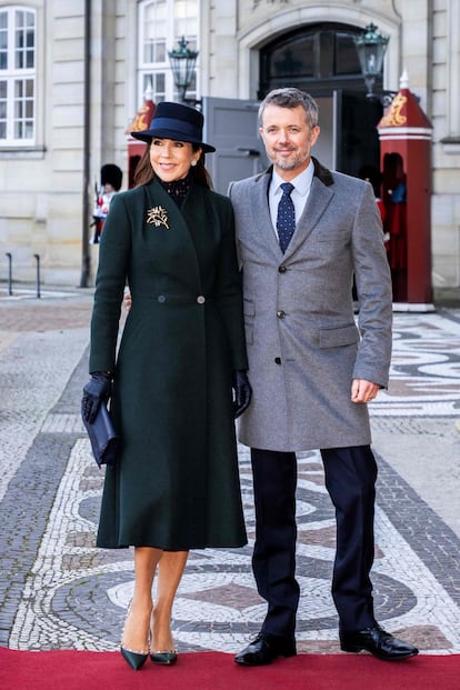 El príncipe Federico, junto a la princesa María, a su llegada al Palacio de  Amalienborg en Copenhague.