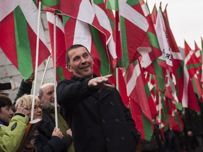 Otegi, recibido por simpatizantes en Elgoibar tras salir de la cárcel el 1 de marzo.