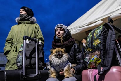 Llegada de refugiados ucranios a Przemsyl (Polonia), este domingo.