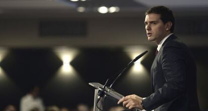 El líder de Ciudadanos, Albert Rivera, durante un desayuno informativo organizado por El Día de Valladolid el jueves.