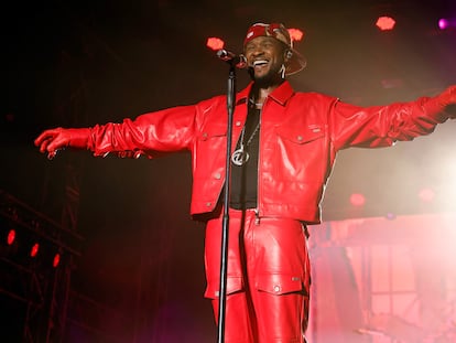 Usher actúa durante su concierto en Filadelfia, en junio de este 2023.