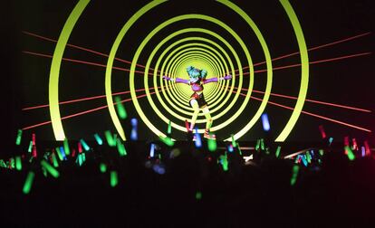 Un moment del concert de Hatsune Miku al Sant Jordi Club de Barcelona.