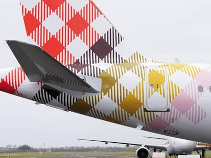 Cola de una de las aeronaves de la compañía Volotea.