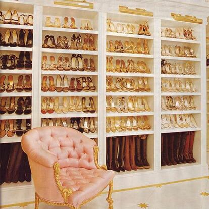Panorámica de la cantidad de zapatos de la cantante. "Siempre será mi habitación favorita de la casa", dice el mensaje que acompaña la foto.