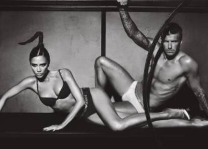 Victoria y David para la colecci&oacute;n oto&ntilde;o-invierno 2009-2010 de Emporio Armani Underwear.