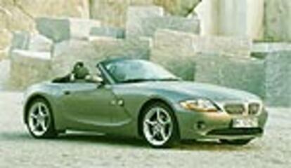 El nuevo BMW Z4 ya está listo y llegará a España la próxima primavera. Destaca por su imagen vanguardista, tiene unos motores potentes y ofrece más espacio interior que el actual Z3.