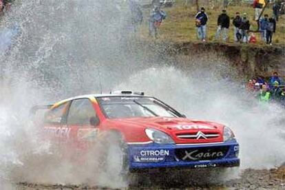 Carlos Sainz, en una jornada del Rally de Argentina en 2004.