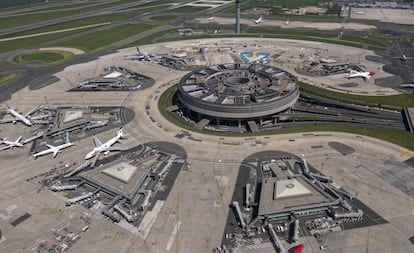 Vista aérea de la terminal 1 del aeropuerto París-Charles de Gaulle.