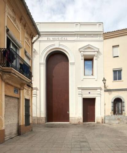 Fachada del teatro El Musical, en el barrio de El Cabanyal. 