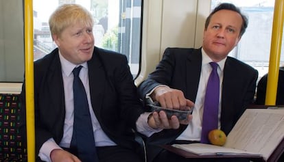David Cameron (derecha) junto a Boris Johnson, alcalde Londres.
