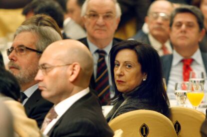 Federico Trillo, Margarita Robles y Javier Gómez Bermídez durante el desayuno organizado por Europa Press en el que intervino el presidente de la Audiencia Nacional, Ángel Juanes.