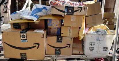 Cajas de Amazon Prime en Nueva York.