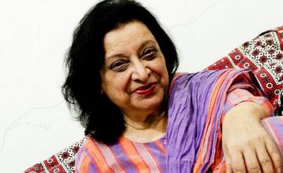 La escritora paquistaní Fahmida Riaz.
