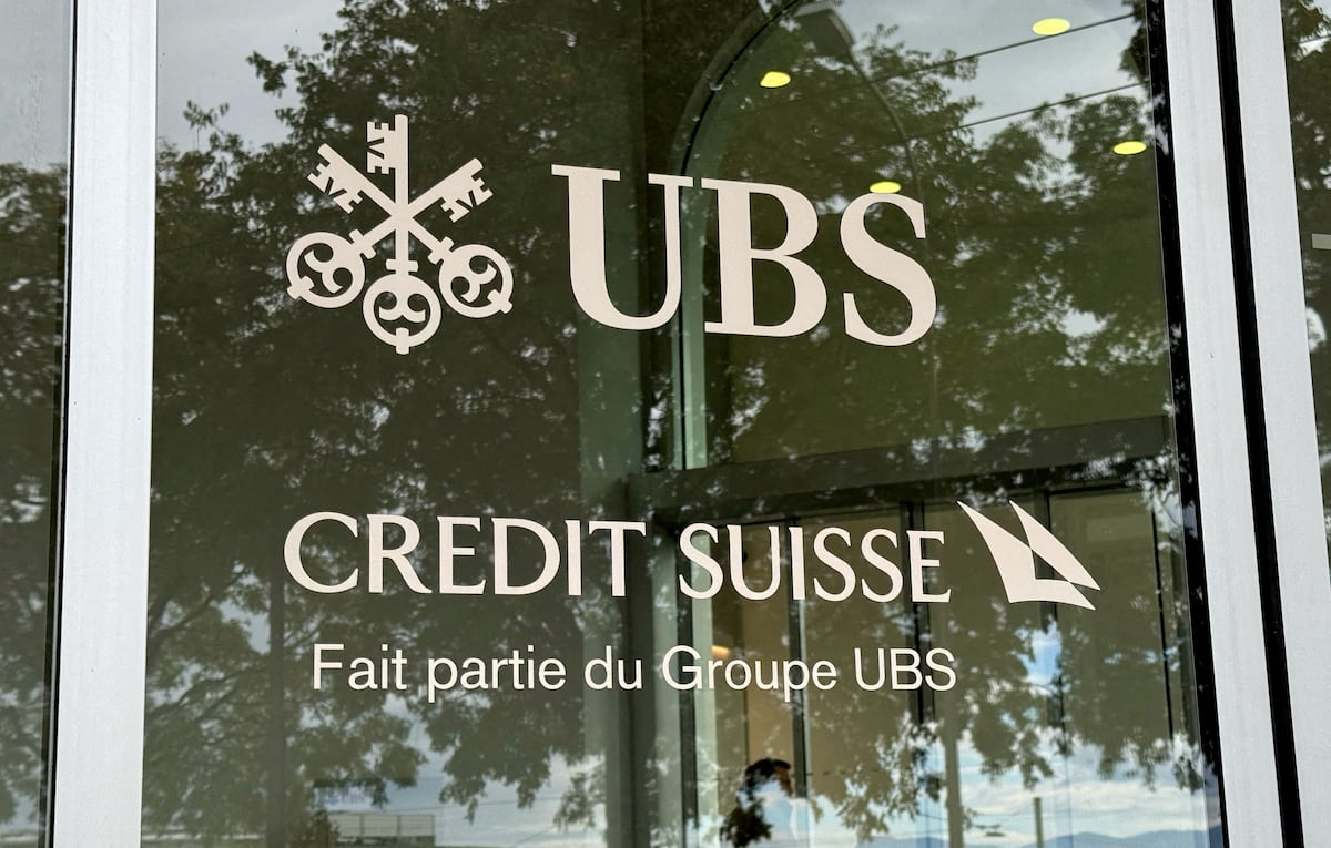 Una investigación halla cientos de cuentas del banco suizo Credit Suisse con posibles vínculos con el nazismo, según un senador de EE UU