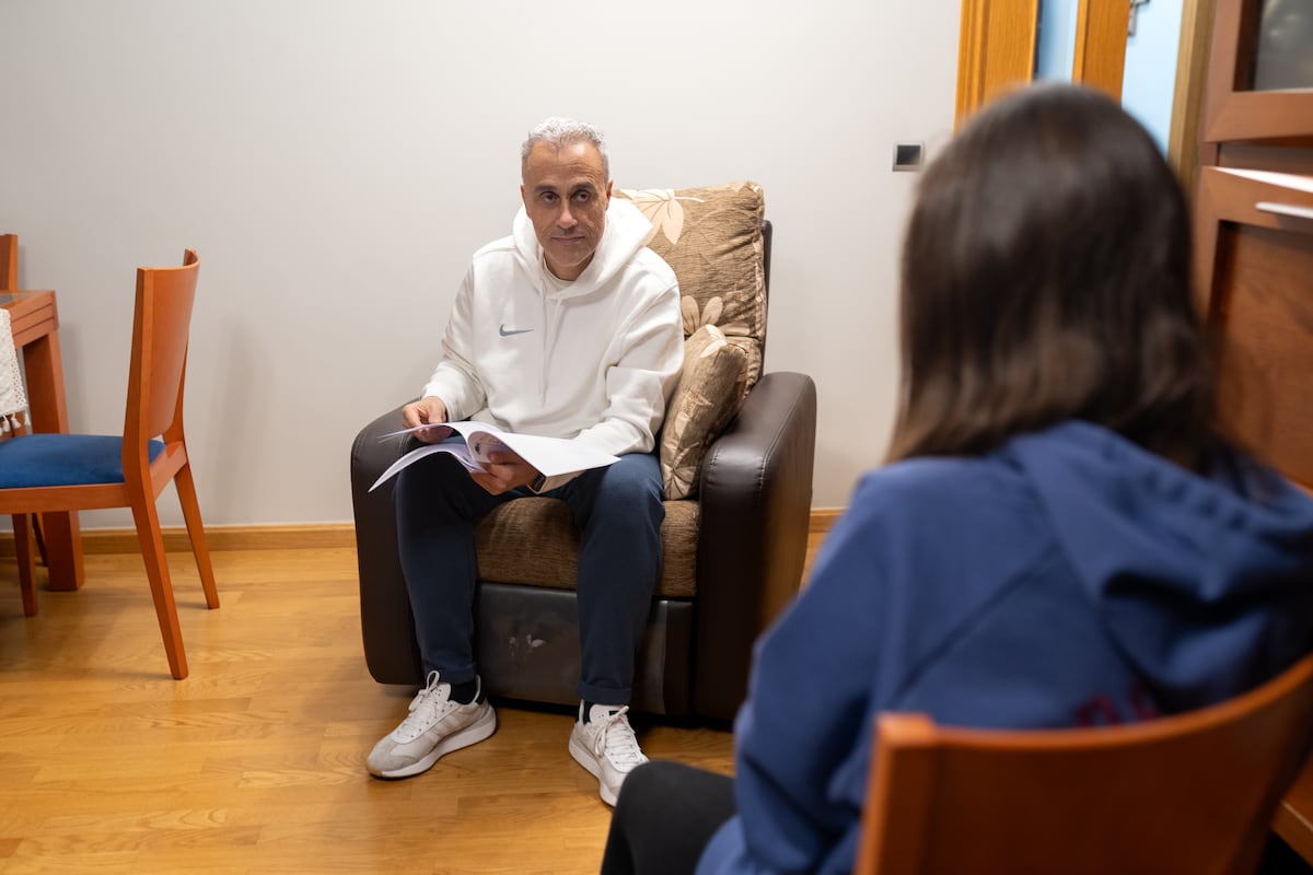 Los padres de una menor pleitean para que Sanidad de Castilla y León asuma un tratamiento dental de 40.000 euros | Sociedad