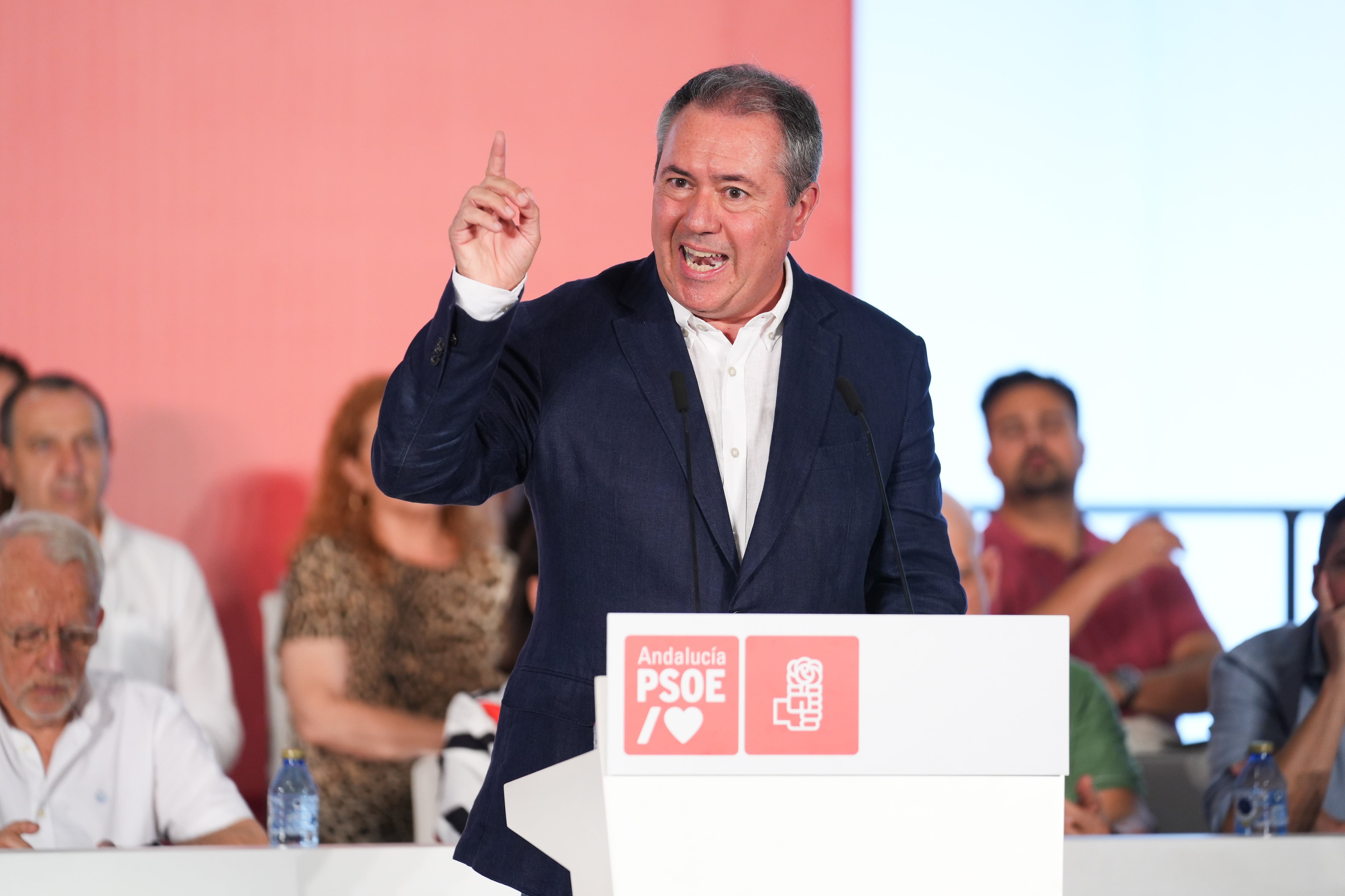 Espadas convocará una conferencia política para definir el proyecto electoral del PSOE andaluz y acallar a los críticos