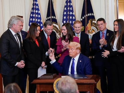 Estados Unidos, Donald Trump, en la firma de una ley para la deportación de migrantes irregulares que hayan cometido delitos