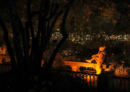 Ante el éxito del ‘Christmas Garden’ (Jardín de Navidad) del Botánico, los pases se han ampliado también al 25 de diciembre y 1 de enero. Madrileños y turistas pueden disfrutar de esta propuesta en pases de una hora entre las 18.00h y las 23.00h