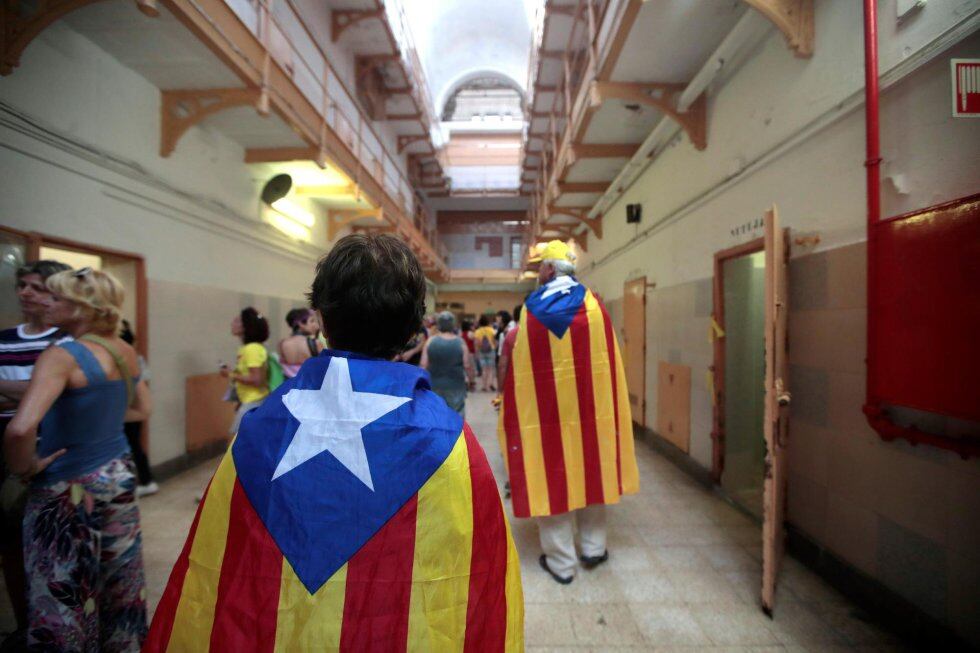 Miles de personas salen a la calle en Barcelona reclamando libertad ...