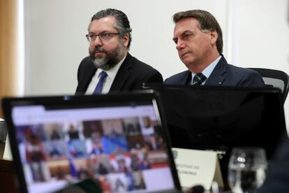 O chanceler Ernesto Araújo e o presidente Bolsonaro.