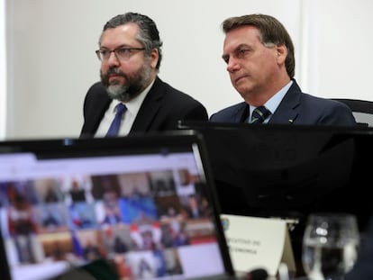 O chanceler Ernesto Araújo e o presidente Bolsonaro.