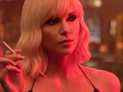 Charlize Theron, en su papel como la espía Lorraine Broughton en 'Atómica'.