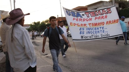 Marcha en Miacatl&aacute;n (Morelos), en apoyo a Edgar Tamayo.