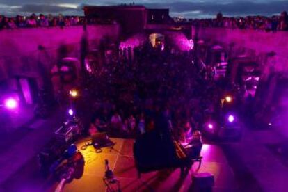 Howe Gelb en el castillo de San Antón (A Coruña).