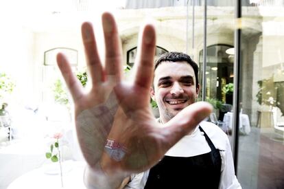 El chef Rubén Barrios, en la terraza del restaurante Mercerino.