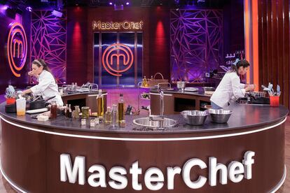 Ángela and María face each other in the final of 'Masterchef 12'.