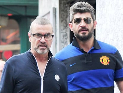 George Michael e Fadi Fawaz pelas ruas de Londres em 20 de junho de 2012.