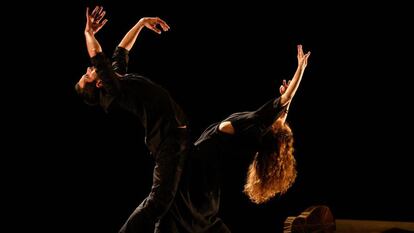 Escena del espectáculo de danza La Materia de Olga Pericett.