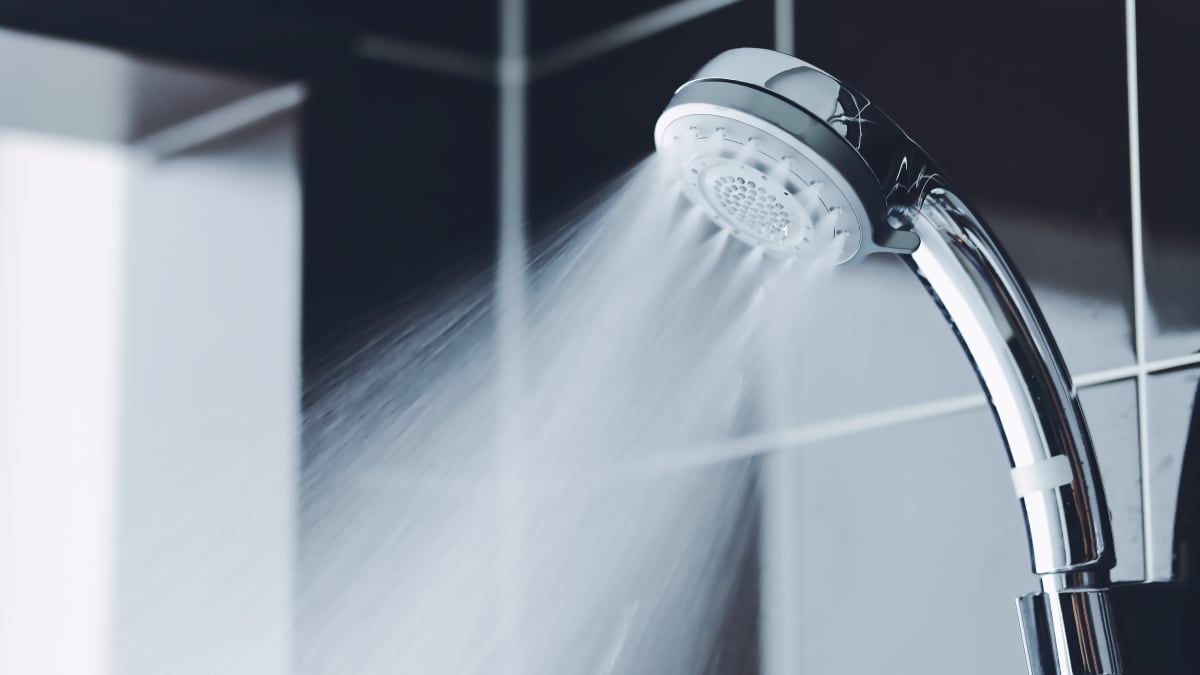 Adiós a los picores tras la ducha: la alcachofa con 15 filtros que cuida tu piel