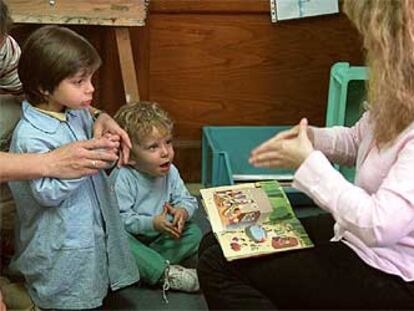 Una clase de niños sordos en el Colegio Hispano de la Palabra de Madrid.