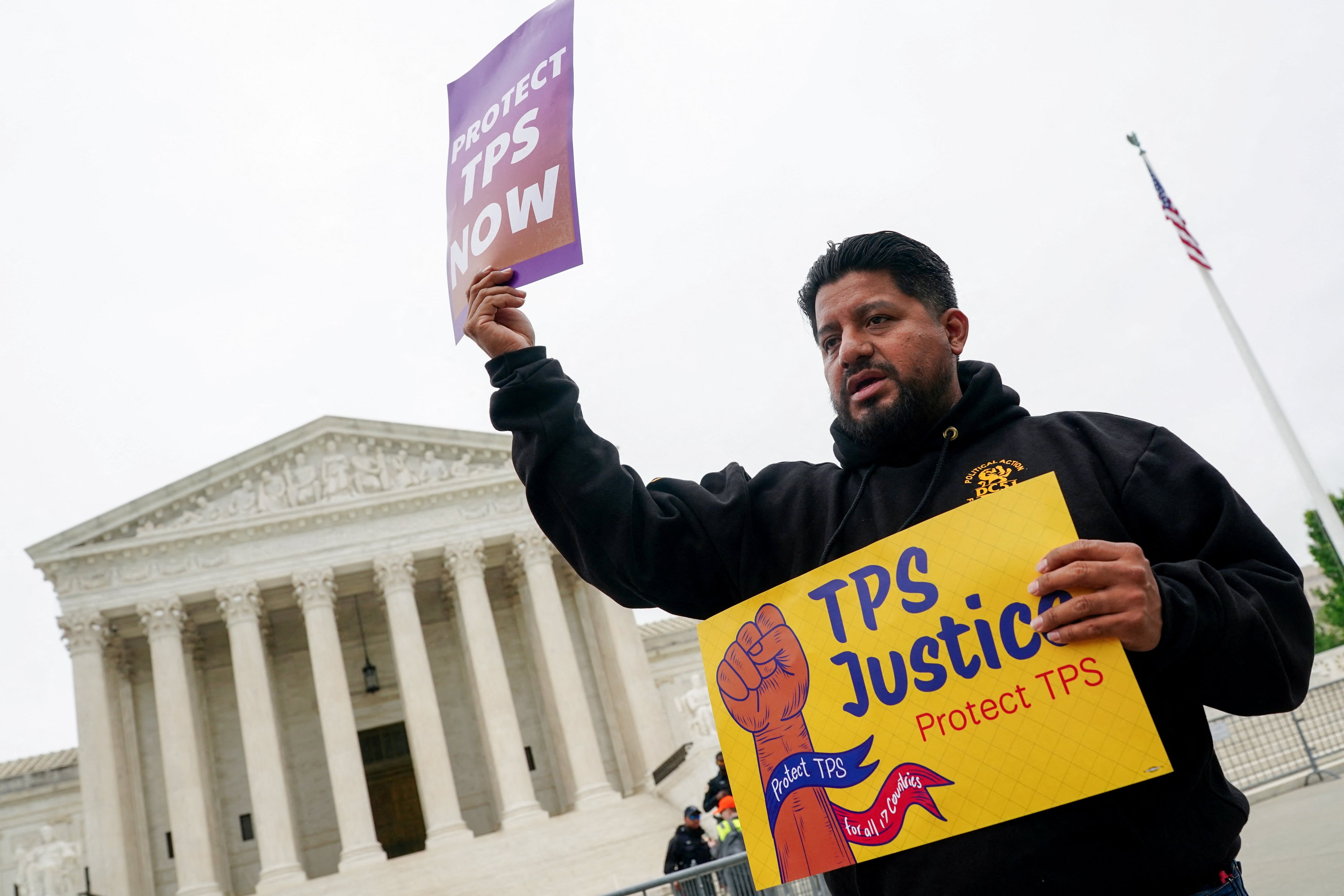 Congresistas y activistas piden en el Capitolio la extensión del TPS de El Salvador, que acaba en seis días