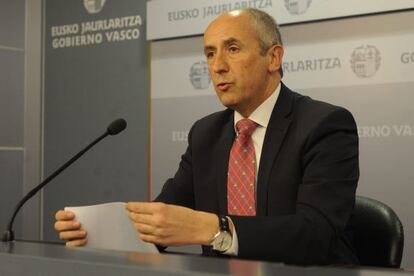 El portavoz del ejecutivo, Josu Erkoreka, durante la rueda de prensa posterior al Consejo de Gobierno.