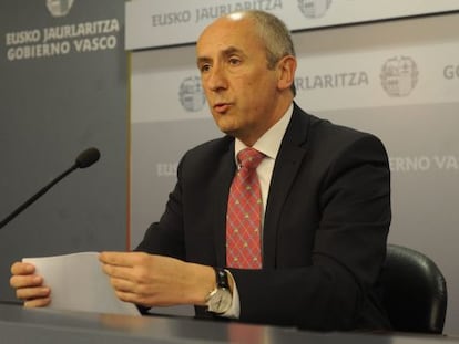 El portavoz del ejecutivo, Josu Erkoreka, durante la rueda de prensa posterior al Consejo de Gobierno.