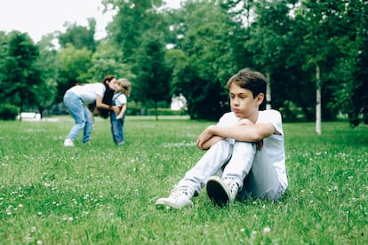 Los celos son una emoción natural y evolutiva que sienten la mayoría de hermanos y nacen del mismo instinto de supervivencia.