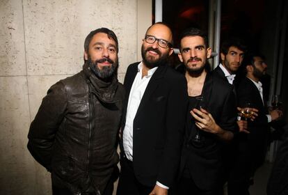 El dise&ntilde;ador Juanjo Oliva, el cineasta Fernando Gonz&aacute;lez Molina y el editor Michael Oates