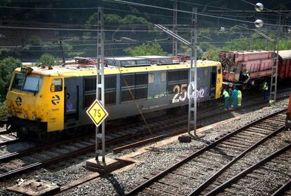 Tren de mercanc&iacute;as de Renfe, en Barcelona.