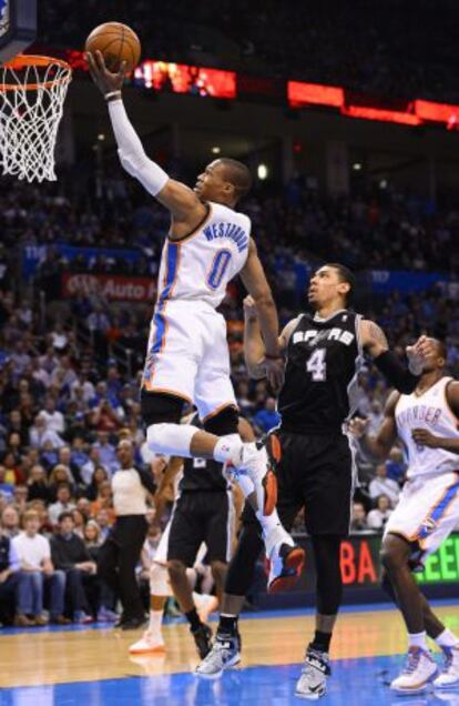 Westbrook entra a canasta ante Danny Green