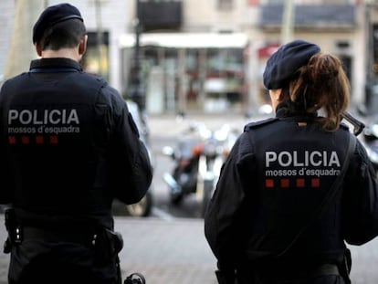 Two Mossos d'Esquadra patrolling Las Ramblas on Monday.