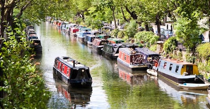 Barcazas en Little Venice, uno de los tramos más pintorescos del londinense Regent's Canal.