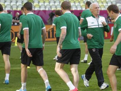 Trapattoni, ayer durante el entrenamiento de Irlanda.